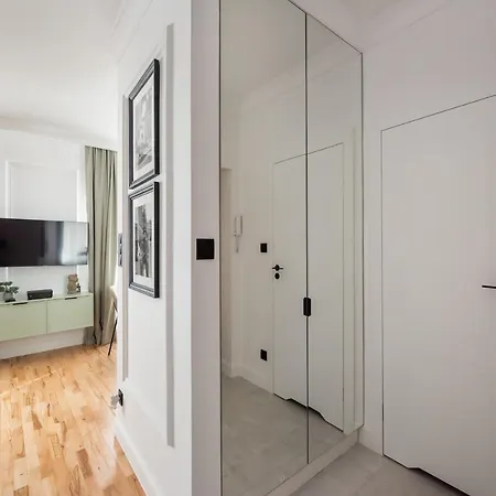 Plac Politechniki Pistachio By Bookinghost