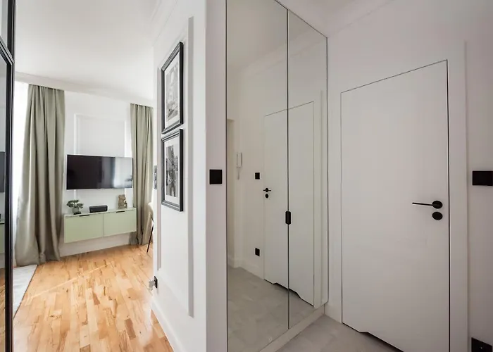 Plac Politechniki Pistachio By Bookinghost